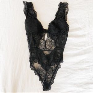 HOT VS Lace Bodysuit